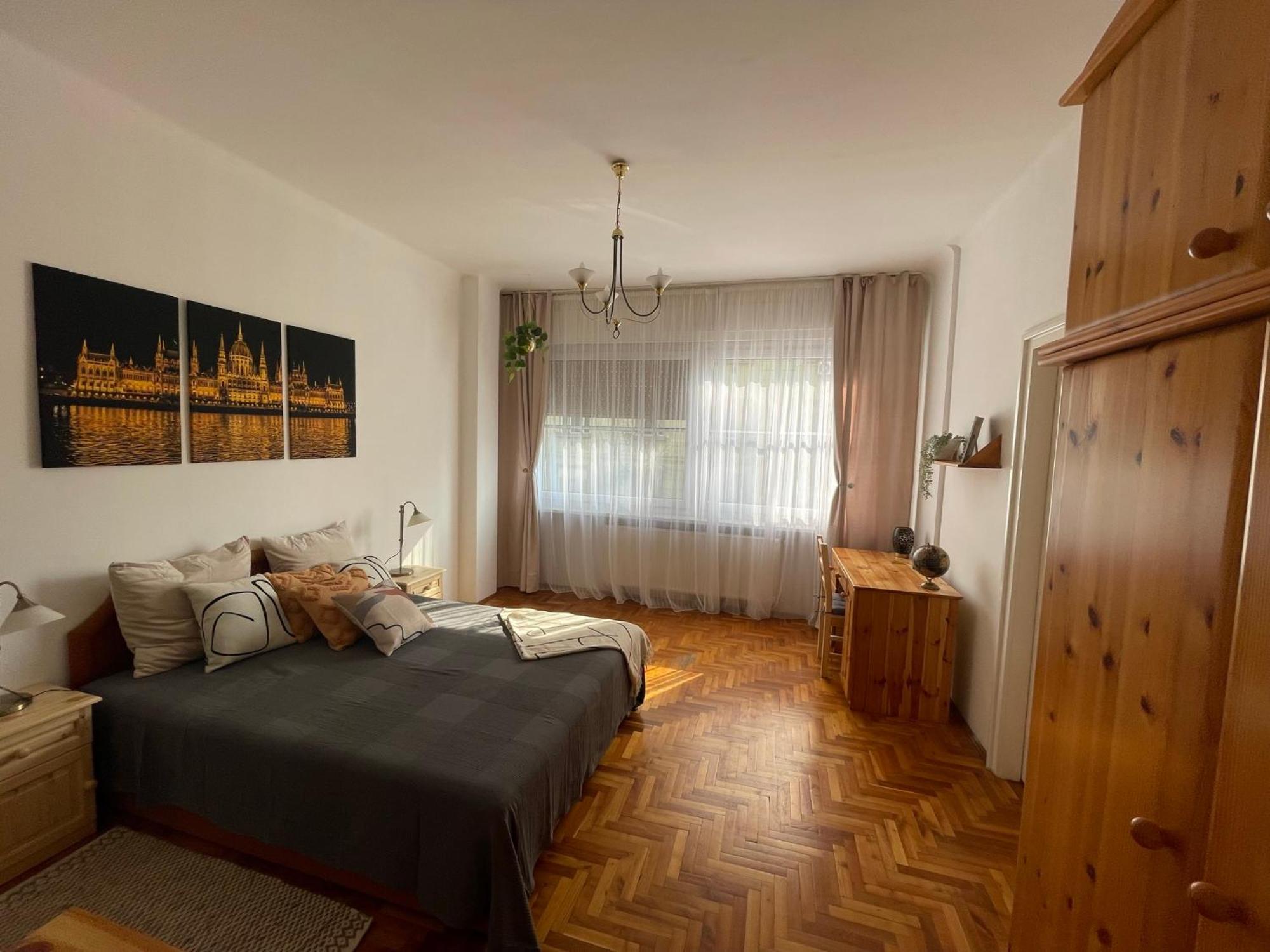 Bright & Spacious Riverside With Balcony Appartement