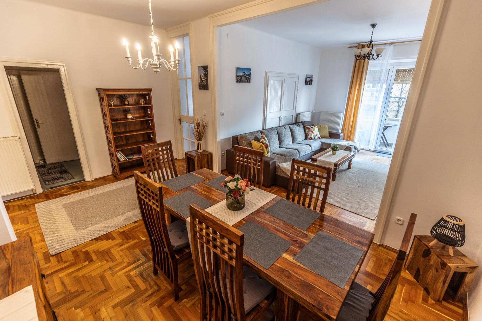 Bright & Spacious Riverside With Balcony Appartement *