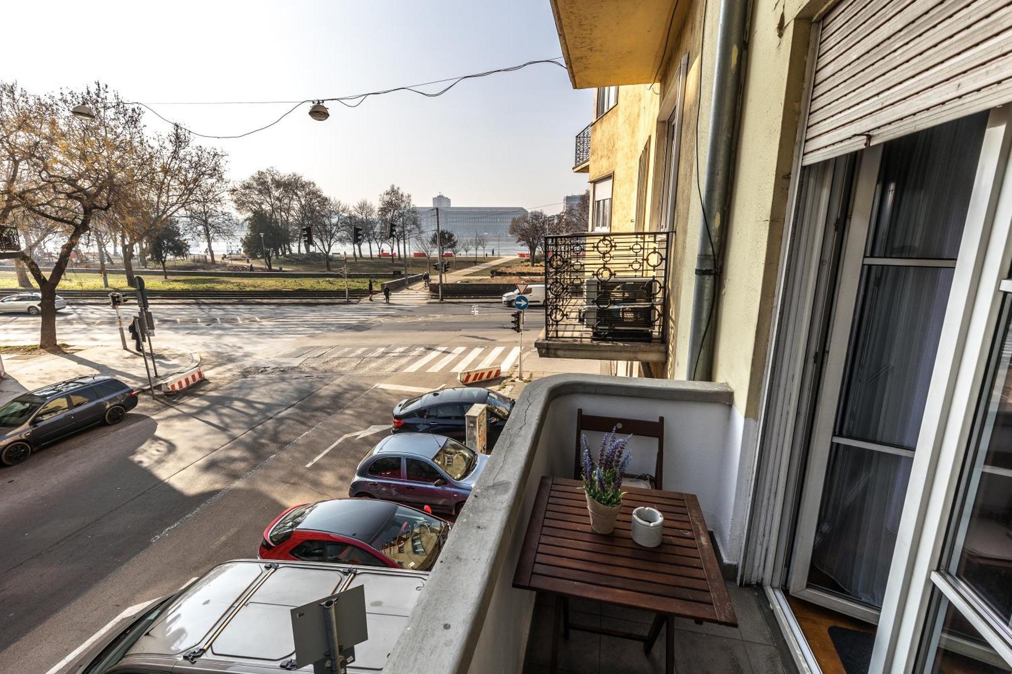 Appartement Bright & Spacious Riverside With Balcony Boedapest