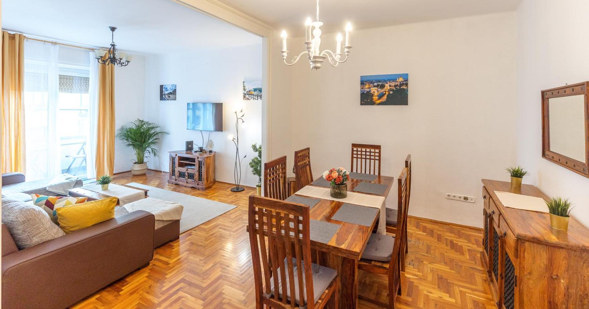 Appartement Bright & Spacious Riverside With Balcony