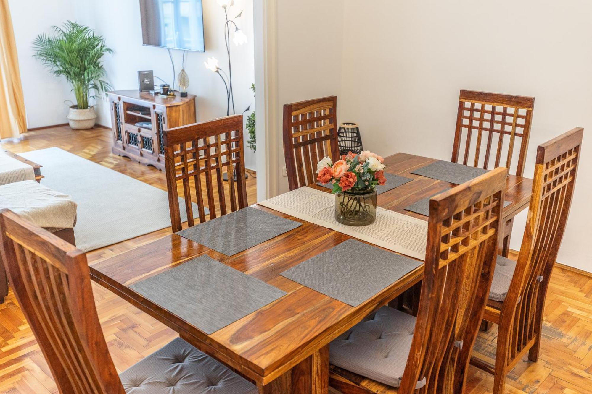 Appartement Bright & Spacious Riverside With Balcony *